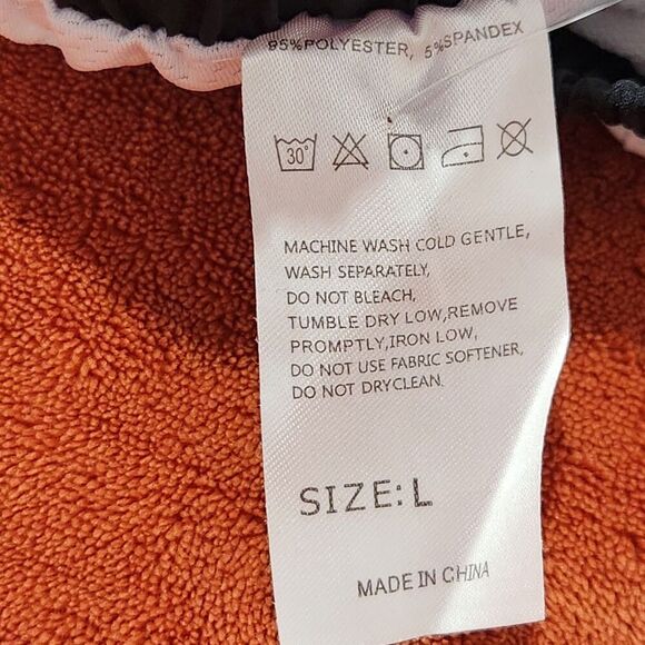 Santiny Running Shorts For Women Size Large Lightweight Zip Pocket Quick Dry  B9 - Picture 12 of 12